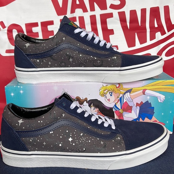 Vans Old Skool
Pretty Guardians Sailor Moon 
VNOA7Q2JJDU
Men’s sneakers - Picture 2 of 16